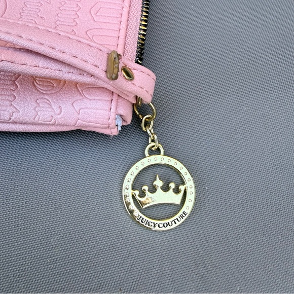 Juicy Couture Pink Debossed Monogram Wristlet Y2K Style EUC Barbiecore Baby Pink - Picture 3 of 7